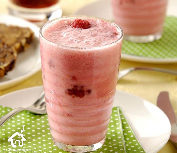 Frambuazlı Ayranlı Smoothie