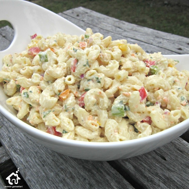 Çörekotlu Makarna Salatası