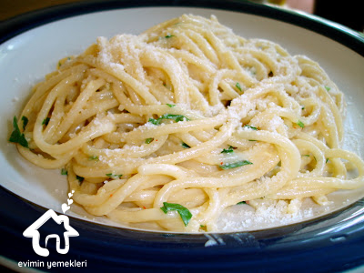Üç Peynirli Spaghetti Tarifi