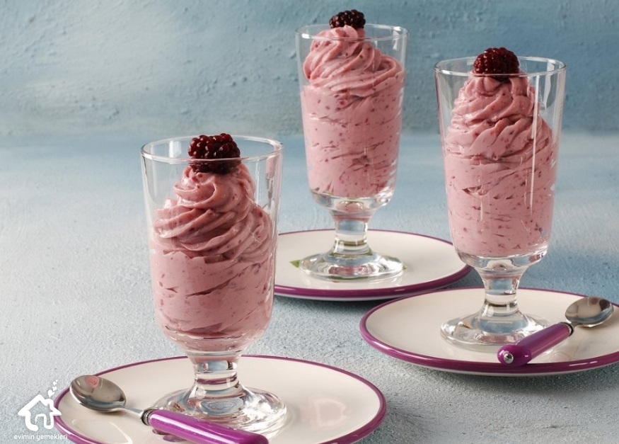 Böğürtlenli creme ole tarifi